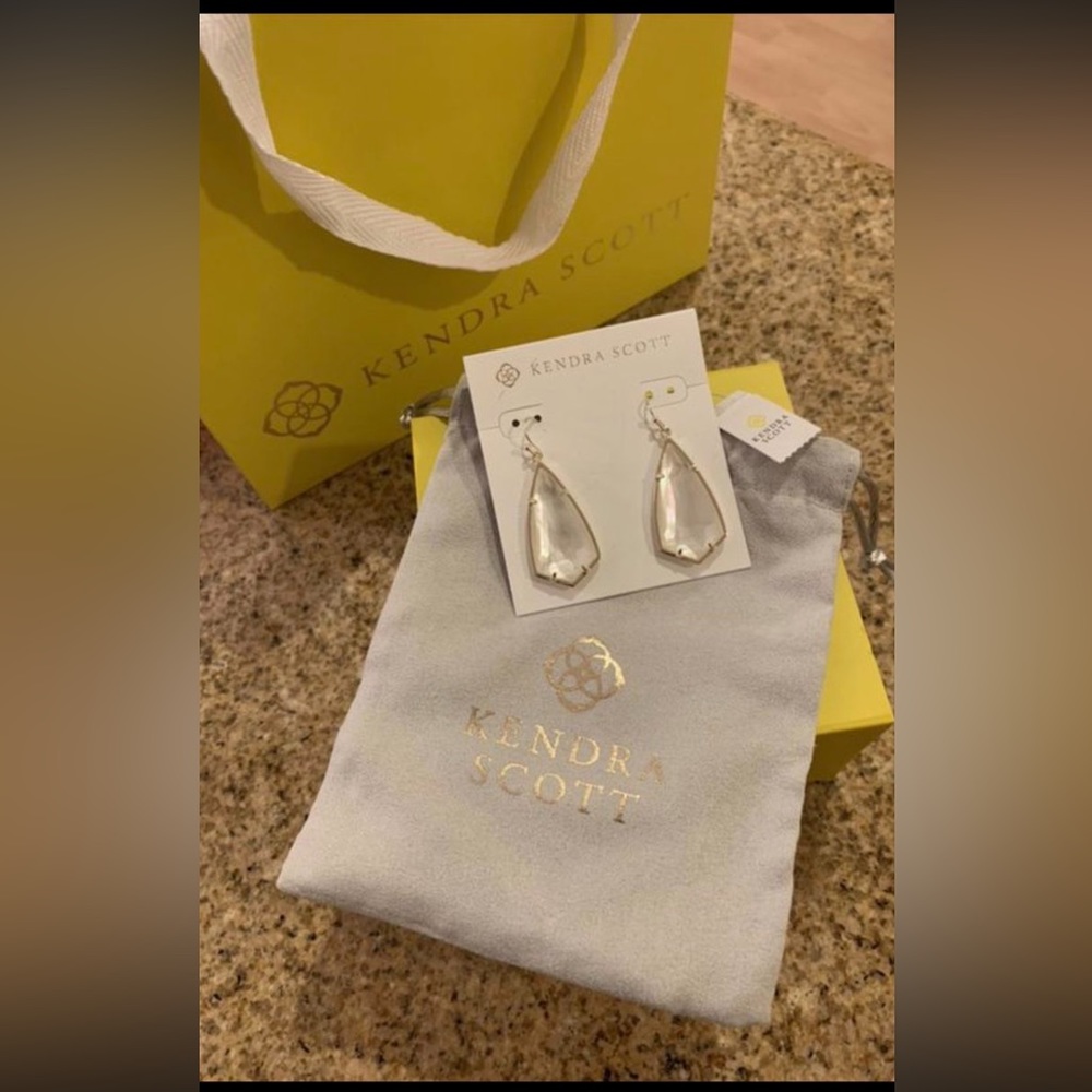 Kendra Scott drop earrings - NEVER WORN